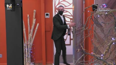 Cláudio Ramos deixa concorrentes eufóricos com novidades - Big Brother