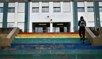 Mais de metade dos alunos LGBTQI sofre bullying na escola - TVI