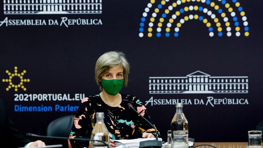 Marta Temino, ministra da Saúde, na Comissão de Saúde
