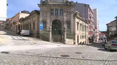 Homem assalta banco em Vila Real - TVI