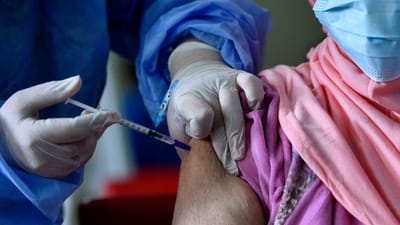 Covid-19: países da UE devem manter-se atentos a ofertas de vacinas falsas - TVI