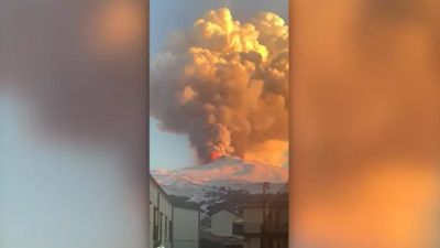 Itália: vulcão Etna volta a entrar em erupção - TVI