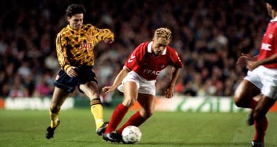 6 de novembro de 1991, Highbury Park: voltará o Benfica a ser assim? - TVI