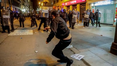 Pelo menos 19 detidos e 55 feridos em manifestações violentas em Madrid - TVI