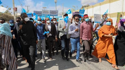 Troca de tiros interrompe marcha da oposição na Somália - TVI
