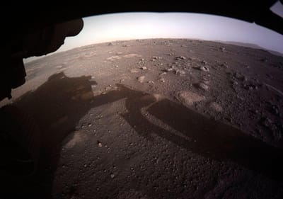 Sonda Perserverance em Marte, desta vez a cores e "com tanto por explorar" - TVI