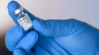 Covid-19: fraude com vacinas na UE já chega aos 14 mil milhões de euros - TVI