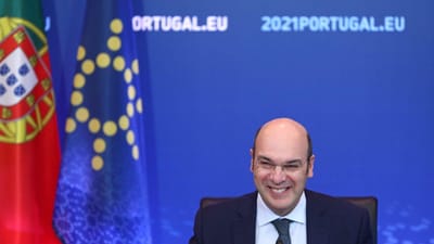 Ministro da Economia negoceia com Bruxelas apoios para capitalização de empresas - TVI