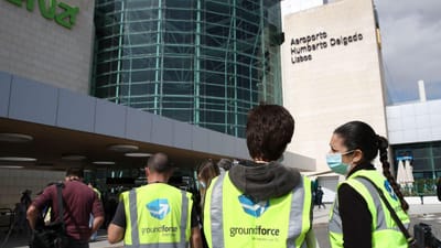 Trabalhadores da Groundforce exigem em Lisboa pagamento de salários - TVI
