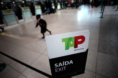 TAP fala em desrespeito e pede à Groundforce que reveja pagamento do subsídio de férias - TVI