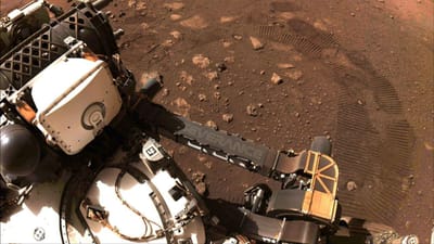 "Estou em movimento!" Veículo Perseverance já "rola" sobre o solo de Marte - TVI