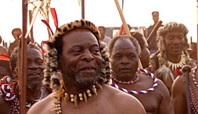 Goodwill Zwelithini, rei do povo Zulu, morre aos 73 anos - TVI