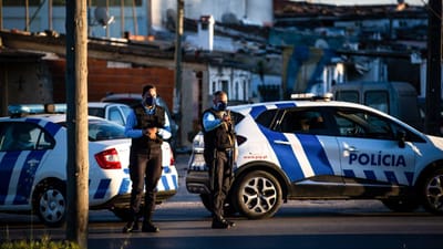 Cerco policial em Corroios termina com um suspeito detido e dois em fuga - TVI