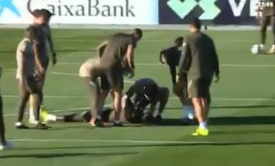 VÍDEO: desmaio de Dembélé provoca pânico no treino do Atlético Madrid - TVI