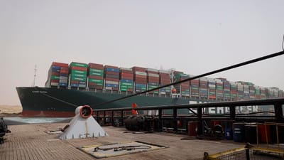 Navio que bloqueia Canal de Suez pode travar comércio marítimo "durante semanas" - TVI