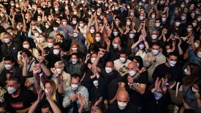 Barcelona: cinco mil pessoas em concerto depois de fazerem teste à covid-19 - TVI