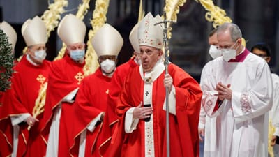 Covid-19: Papa apela aos cristãos que estejam atentos ao sofrimento dos seus próximos - TVI