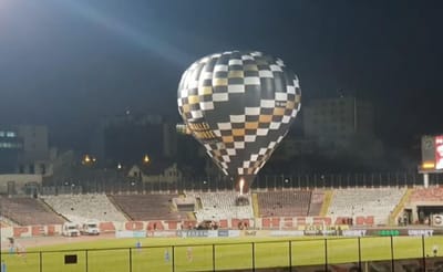 VÍDEO: adeptos assistem a jogo da equipa em balão de ar quente - TVI