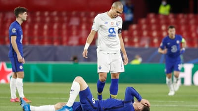 Discussão entre Rudiger e Pepe gera confusão no final do Chelsea-FC Porto - TVI