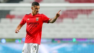 Chiquinho: «Tenho mais dois anos de contrato com o Benfica, vamos ver» - TVI