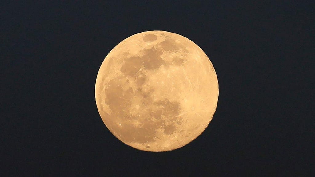 Super Lua no Chipre