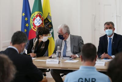 Governo vai lutar para manter imigrantes no Zmar, assegura Cabrita - TVI