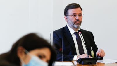 Novo Banco: Gama Leão diz não ter offshores, mas PSD usa “fontes abertas” para mostrar que sim - TVI