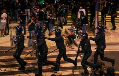 Confrontos entre adeptos e polícia em Alvalade - TVI