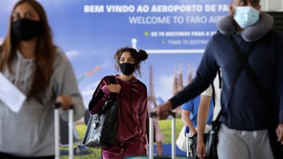 Retirar Portugal da "lista verde" britânica foi "decisão política e não de risco", diz Turismo do Algarve - TVI