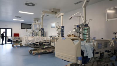 Hospital Santa Maria inaugura uma das maiores unidades de cuidados intensivos do país - TVI
