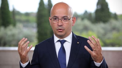 Ministro quer que ligação entre crescimento económico e emissões seja quebrada - TVI