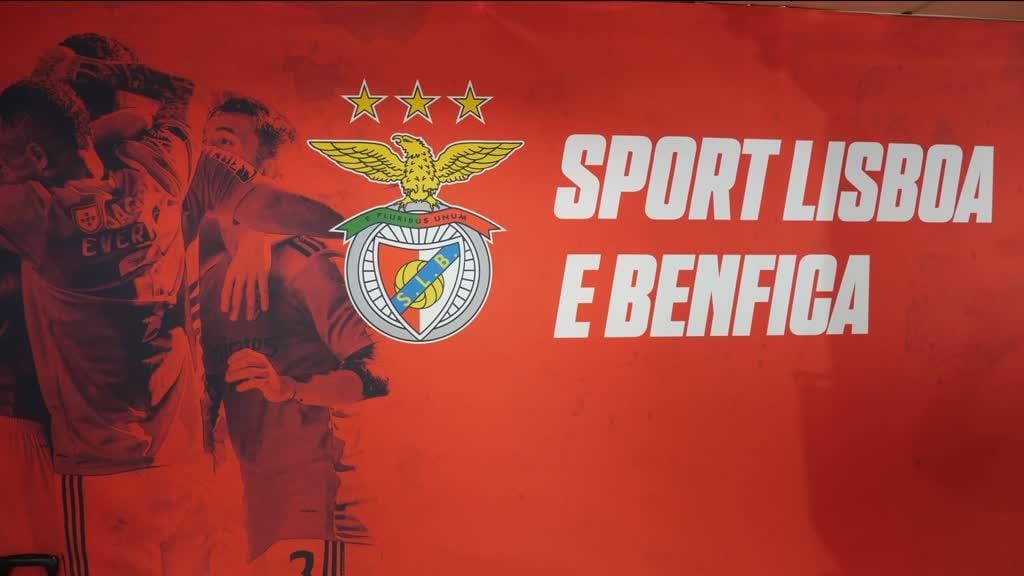 Balneário do Benfica em Coimbra apela a «raça e querer»