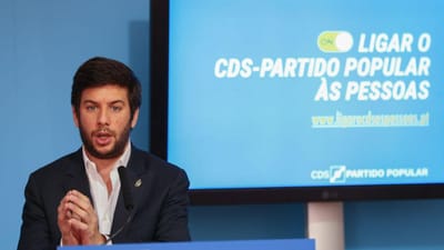 CDS cria plataforma digital para ligar partido ao "Portugal real" e "atualizar valores" - TVI