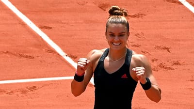 Roland Garros: Sakkari fecha «meias» após bater campeã Swiatek - TVI