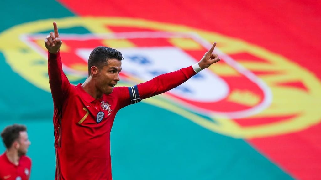 Cristiano Ronaldo festeja o 2-0 no Portugal-Israel (Manuel de Almeida/LUSA)