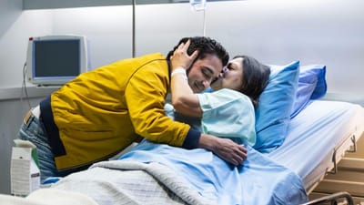Jorge desaba em lágrimas no hospital - TVI