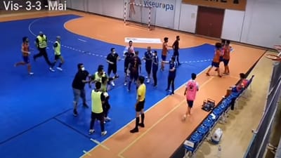 VÍDEO: jogo entre Viseu B e Maia futsal termina em agressões - TVI