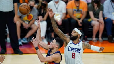 VÍDEO: Devin Booker brilha com triplo-duplo e Suns vencem Clippers - TVI