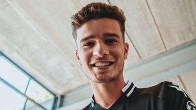 OFICIAL: Vitória de Guimarães renova com jovem médio - TVI