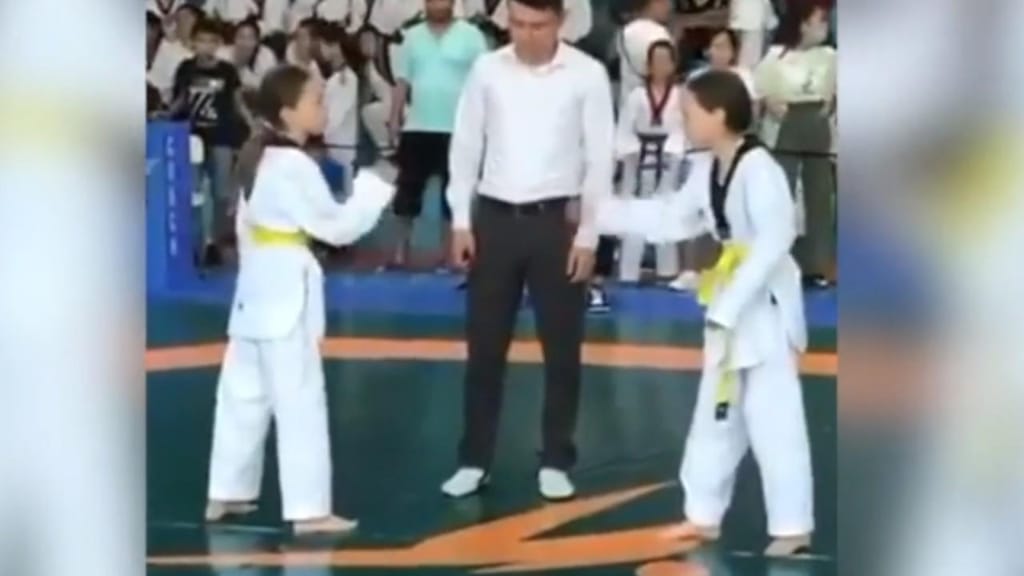 Duas irmãs gémeas chegaram a uma final de Taekwondo