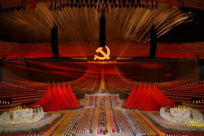 Um espetáculo vermelho. Foi assim que o Partido Comunista da China celebrou o centenário - TVI