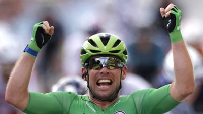 Tour: Cavendish volta a ganhar e está a uma vitória do mítico Eddy Merckx - TVI
