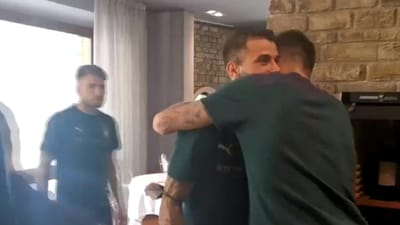 VÍDEO: Spinazzola recebeu mais uma onda de carinho da «squadra azzurra» - TVI
