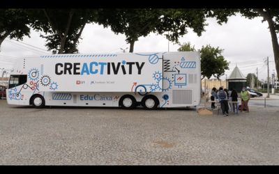 “Creactivity”: o autocarro que se converte numa unidade móvel educativa. Uma iniciativa do BPI e Fundação la Caixa - TVI