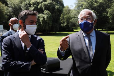 Costa confirma quarta vaga e admite condições "mais incómodas" na vacinação - TVI