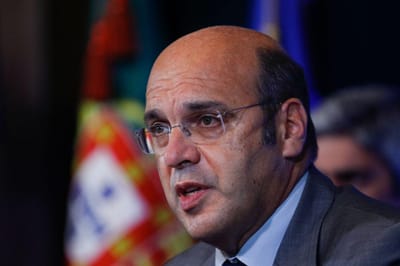 Siza Vieira defende eleições "o mais rapidamente possível" para evitar retrocesso na economia - TVI