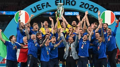 Covid-19: OMS prevê aumento de infeções após a final do Euro 2020 - TVI