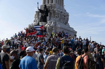 Milhares protestam nas ruas de Cuba contra o Governo. “Liberdade” é a palavra de ordem - TVI