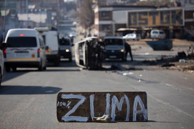 Supermercados portugueses saqueados e incendiados na África do Sul - TVI