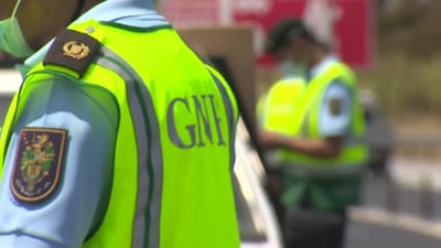 Detido condutor alcoolizado que abalroou carro da GNR em Ponte de Sor - TVI